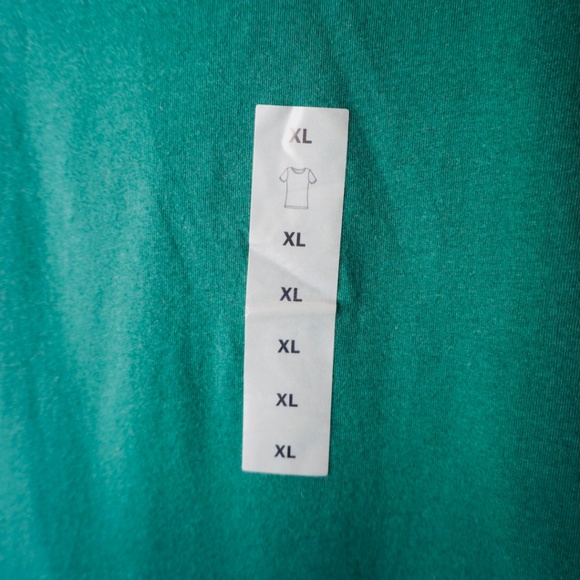 Old Navy Everywhere T-shirt - Picture 4 of 5